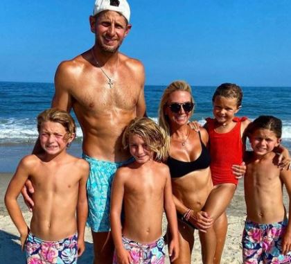 Tiffany Orlovsky with her husband Dan Orlovsky and kids